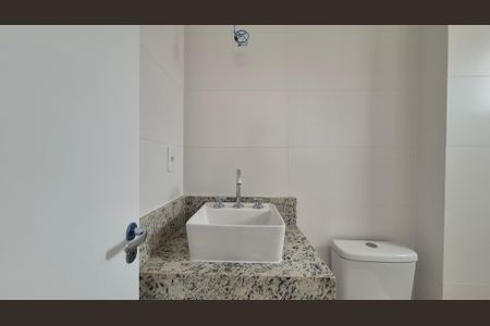 Apartamento para alugar com 69m², 2 quartos e 2 vagasBanheiro da suíte