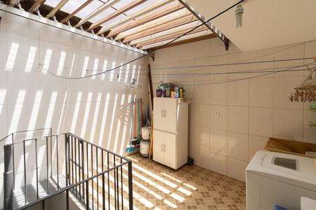 Casa à venda com 102m², 2 quartos e 1 vagaÁrea de Serviço