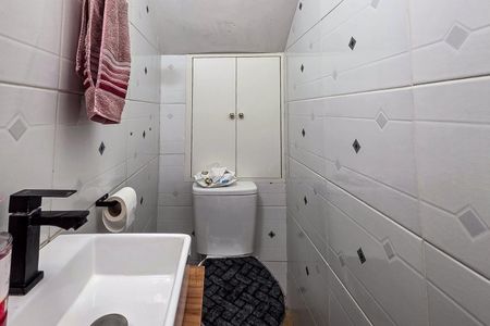 Lavabo de casa de condomínio para alugar com 2 quartos, 65m² em Jardim Itapema, São Paulo
