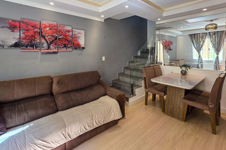 Sala de casa de condomínio para alugar com 2 quartos, 65m² em Jardim Itapema, São Paulo