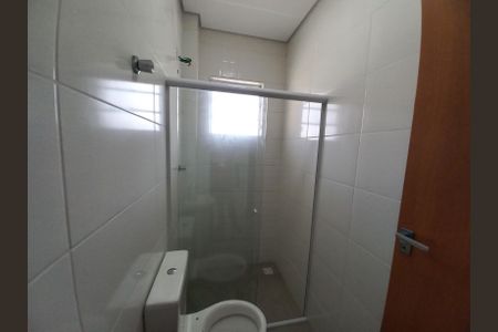 Casa de condomínio para alugar com 60m², 2 quartos e 1 vaga Banheiro