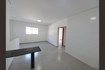 Sala e Cozinha de casa de condomínio para alugar com 2 quartos, 60m² em Vila Valenca, São Vicente