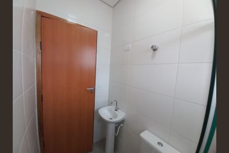 Casa de condomínio para alugar com 60m², 2 quartos e 1 vaga Banheiro