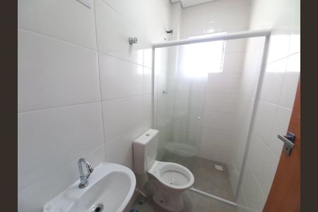 Casa de condomínio para alugar com 60m², 2 quartos e 1 vaga Banheiro