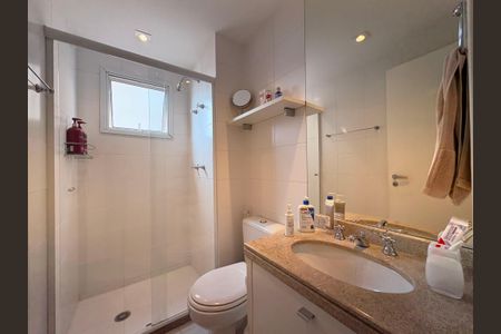 Apartamento à venda com 135m², 3 quartos e 3 vagasBanheiro da Suíte 2