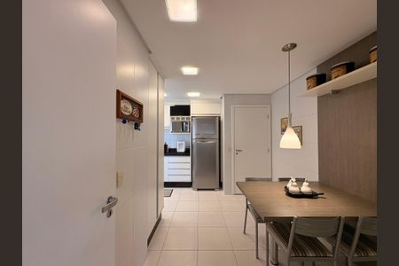 Apartamento à venda com 135m², 3 quartos e 3 vagasCozinha 