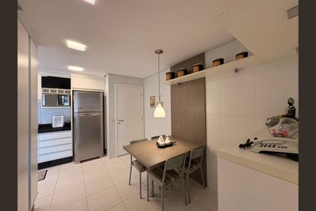 Apartamento à venda com 135m², 3 quartos e 3 vagasCozinha