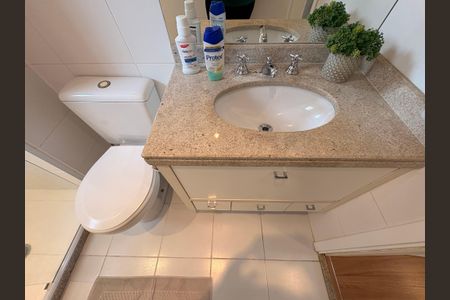 Apartamento à venda com 135m², 3 quartos e 3 vagasBanheiro da Suíte 1