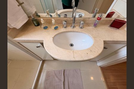 Apartamento à venda com 135m², 3 quartos e 3 vagasBanheiro da Suíte 3