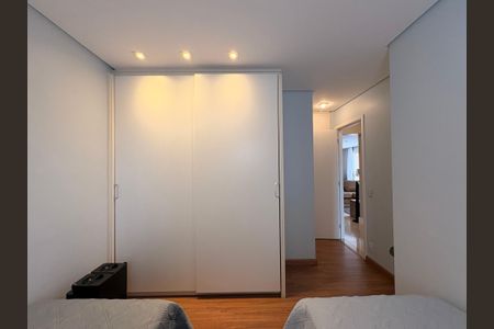 Apartamento à venda com 135m², 3 quartos e 3 vagasSuite 1