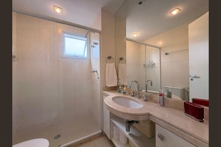 Apartamento à venda com 135m², 3 quartos e 3 vagasBanheiro da Suíte 3