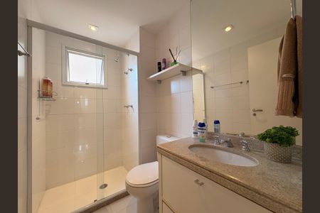 Apartamento à venda com 135m², 3 quartos e 3 vagasBanheiro da Suíte 1