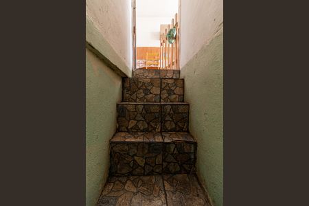 Casa à venda com 74m², 3 quartos e 1 vagaEscada