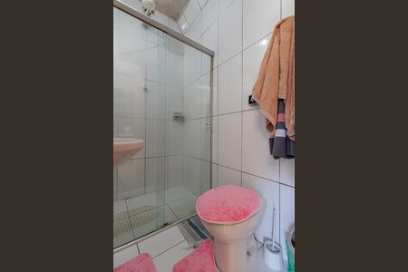 Casa à venda com 74m², 3 quartos e 1 vagaBanheiro