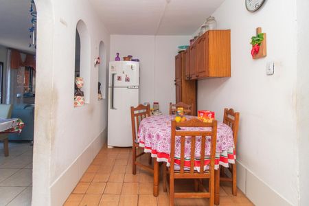 Casa à venda com 253m², 3 quartos e 2 vagas Casa à venda com 253m², 3 quartos e 2 vagasCozinha e Área de Serviço