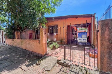 Casa à venda com 253m², 3 quartos e 2 vagas Casa à venda com 253m², 3 quartos e 2 vagasFachada