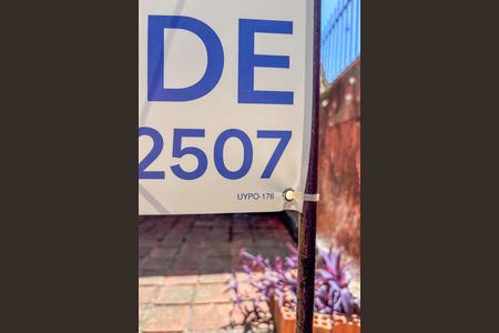 Casa à venda com 253m², 3 quartos e 2 vagas Casa à venda com 253m², 3 quartos e 2 vagasPlaca