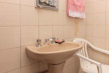 Casa à venda com 253m², 3 quartos e 2 vagas Casa à venda com 253m², 3 quartos e 2 vagasBanheiro