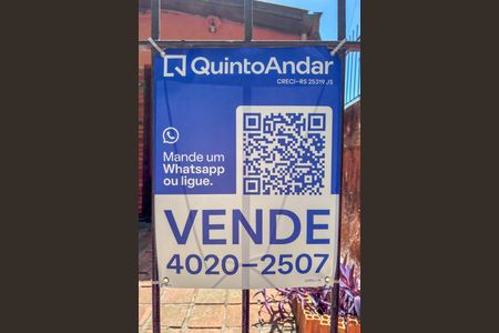 Casa à venda com 253m², 3 quartos e 2 vagas Casa à venda com 253m², 3 quartos e 2 vagasPlaca