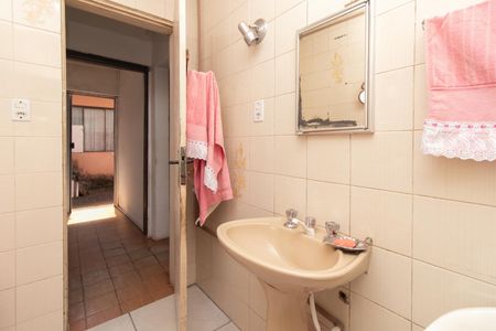 Casa à venda com 253m², 3 quartos e 2 vagas Casa à venda com 253m², 3 quartos e 2 vagasBanheiro