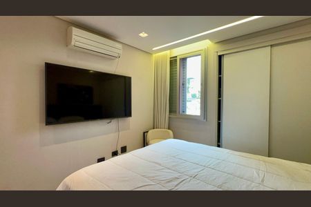 Apartamento à venda com 104m², 2 quartos e 2 vagas Apartamento à venda com 104m², 2 quartos e 2 vagasSuite