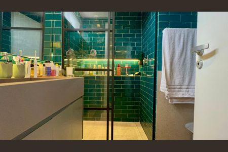 Apartamento à venda com 104m², 2 quartos e 2 vagas Apartamento à venda com 104m², 2 quartos e 2 vagasBanheiro da Suíte