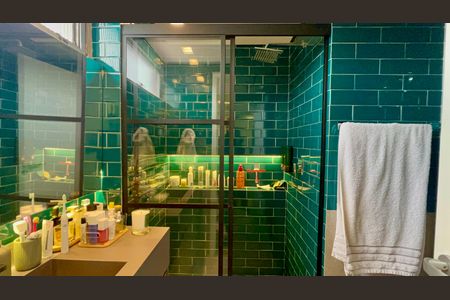 Apartamento à venda com 104m², 2 quartos e 2 vagas Apartamento à venda com 104m², 2 quartos e 2 vagasBanheiro da Suíte