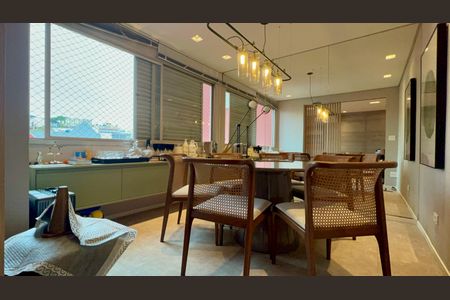 Apartamento à venda com 104m², 2 quartos e 2 vagas Apartamento à venda com 104m², 2 quartos e 2 vagasSala de Jantar