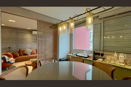 Apartamento à venda com 104m², 2 quartos e 2 vagas Apartamento à venda com 104m², 2 quartos e 2 vagasSala de Jantar