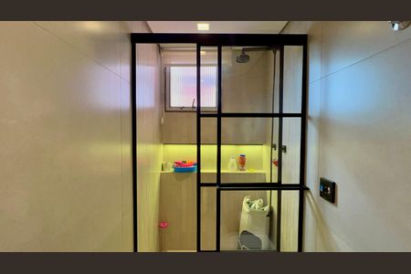 Apartamento à venda com 104m², 2 quartos e 2 vagas Apartamento à venda com 104m², 2 quartos e 2 vagasBanheiro