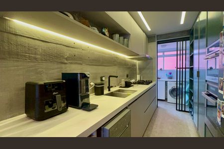 Apartamento à venda com 104m², 2 quartos e 2 vagas Apartamento à venda com 104m², 2 quartos e 2 vagasCozinha