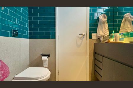 Apartamento à venda com 104m², 2 quartos e 2 vagas Apartamento à venda com 104m², 2 quartos e 2 vagasBanheiro da Suíte