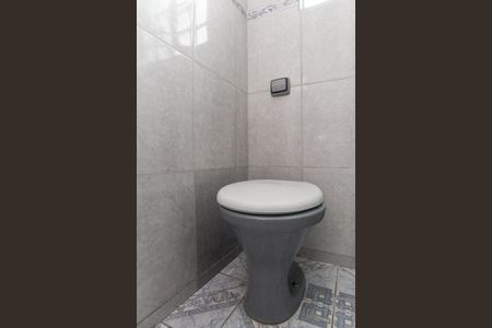 Casa para alugar com 140m², 2 quartos e 1 vaga Casa para alugar com 140m², 2 quartos e 1 vagaBanheiro