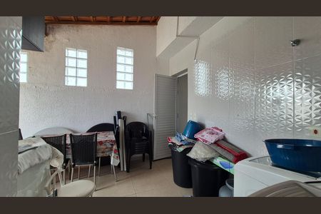 Apartamento à venda com 85m², 2 quartos e 1 vaga Apartamento à venda com 85m², 2 quartos e 1 vagaLavanderia