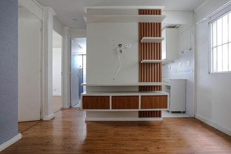 Sala de apartamento para alugar com 2 quartos, 44m² em Conjunto Residencial do Bosque, Mogi das Cruzes