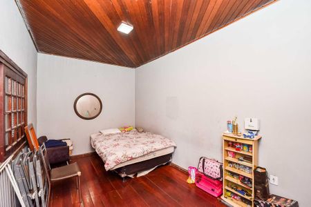 Quarto 1 de casa à venda com 6 quartos, 300m² em Santa Rosa de Lima, Porto Alegre
