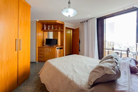 Apartamento à venda com 229m², 4 quartos e 3 vagas Apartamento à venda com 229m², 4 quartos e 3 vagasSuíte 2 - Cobertura