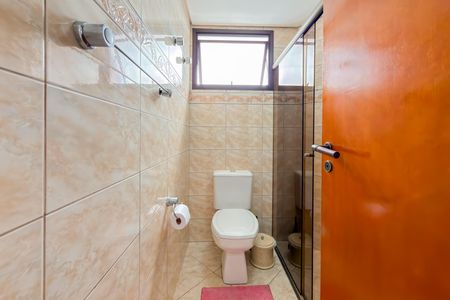 Apartamento à venda com 229m², 4 quartos e 3 vagas Apartamento à venda com 229m², 4 quartos e 3 vagasBanheiro da Suíte 1