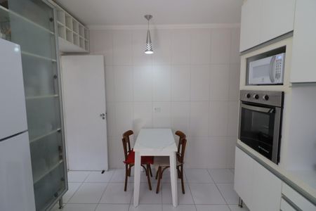 Casa para alugar com 135m², 2 quartos e 2 vagasCozinha