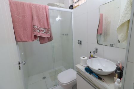 Casa para alugar com 135m², 2 quartos e 2 vagasBanheiro da Suíte 1