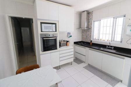 Casa para alugar com 135m², 2 quartos e 2 vagasCozinha