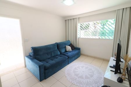 Casa para alugar com 2 quartos, 135m² em São Pedro, Osasco