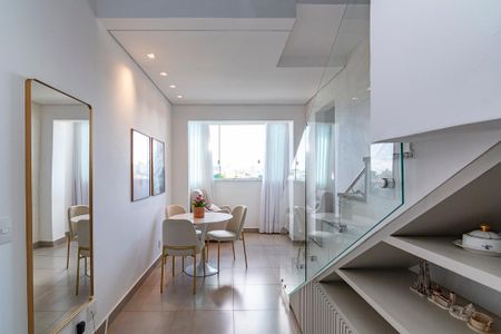 Apartamento à venda com 105m², 2 quartos e 3 vagasSala