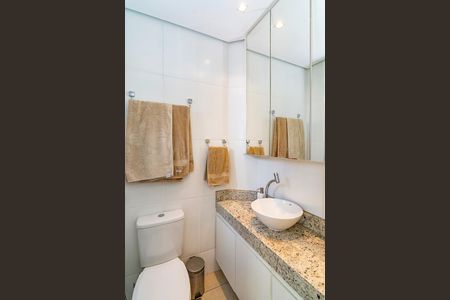 Apartamento à venda com 105m², 2 quartos e 3 vagasBanheiro da Suíte