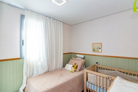 Apartamento à venda com 105m², 2 quartos e 3 vagasQuarto 2