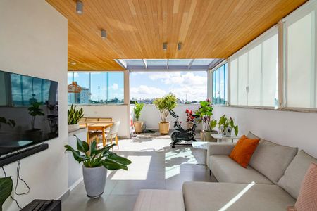 Apartamento à venda com 105m², 2 quartos e 3 vagasVaranda