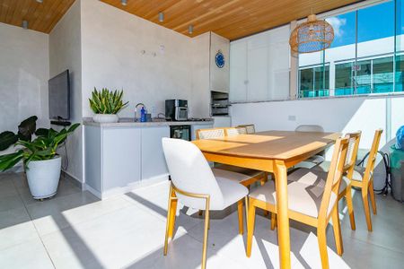 Apartamento à venda com 105m², 2 quartos e 3 vagasVaranda