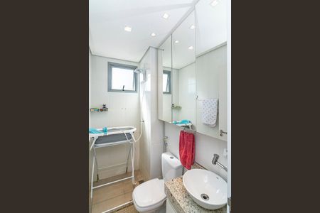 Apartamento à venda com 105m², 2 quartos e 3 vagasBanheiro Social