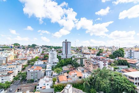 Apartamento à venda com 105m², 2 quartos e 3 vagasVaranda