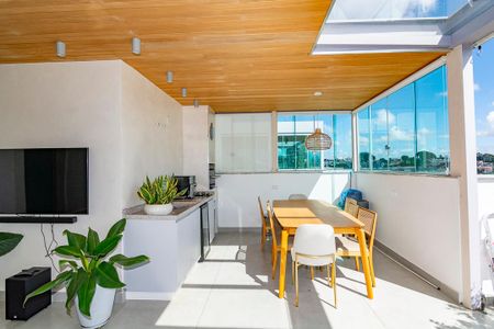 Apartamento à venda com 105m², 2 quartos e 3 vagasVaranda